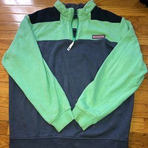 *worn twice* Unisex Vineyard Vine pullover
